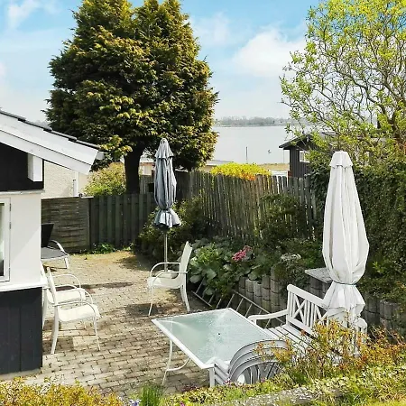 Holiday Strandlysthuse Feriehus Munkebo